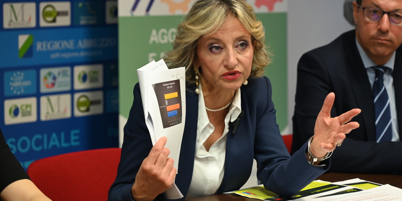 Lavoro: Magnacca, sul fronte occupazionale Abruzzo regione in salute